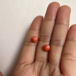 Vintage 14k salmon coral earrings nice!